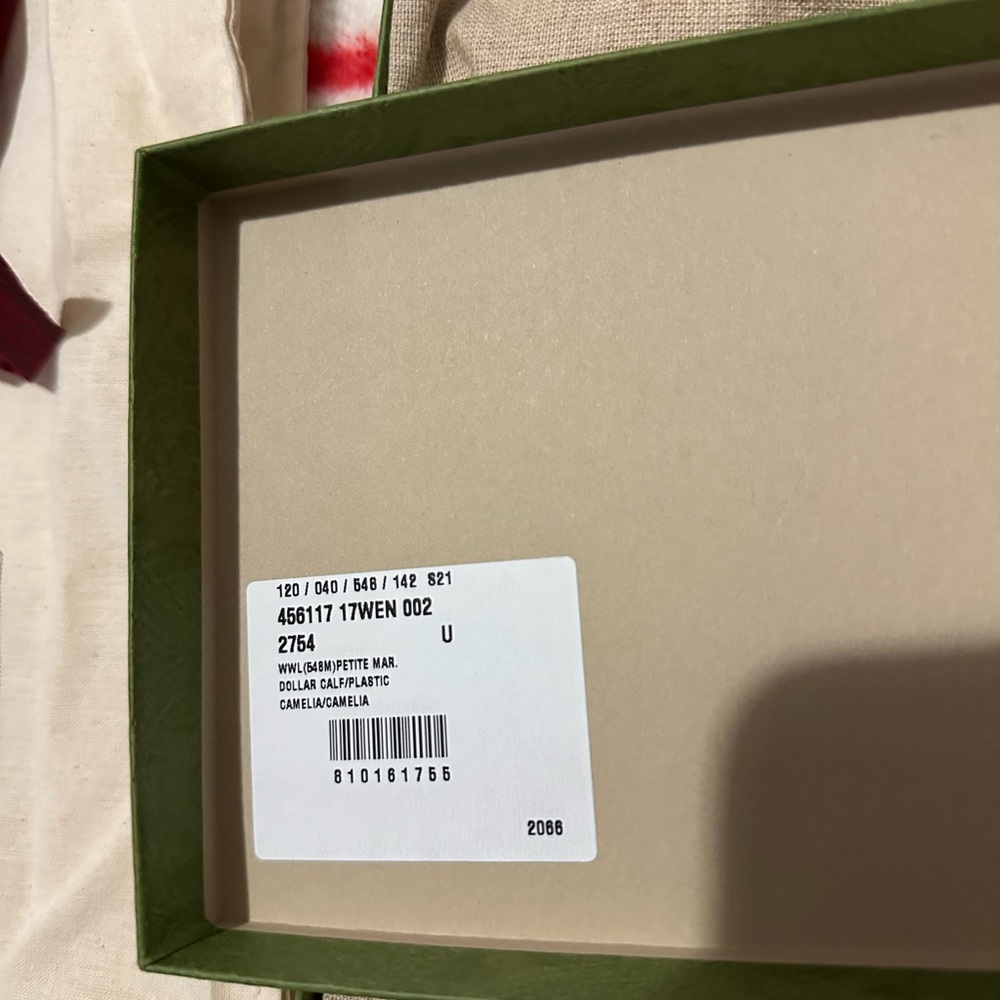 Gucci Beige Leather Wallet - Picture 11 of 13
